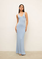 Vestido Longo com Decote Profundo