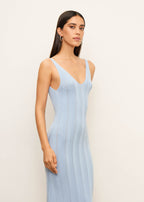 Vestido Longo com Decote Profundo