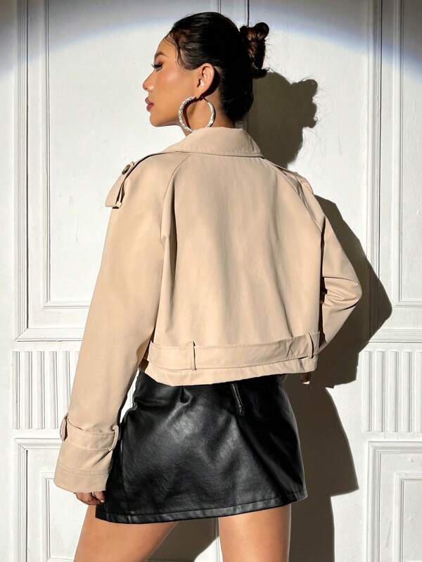 Blazer Cropped com Cinto de Fivela