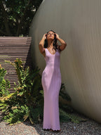 Vestido Longo com Decote Profundo