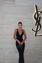 Vestido Longo com Decote Profundo
