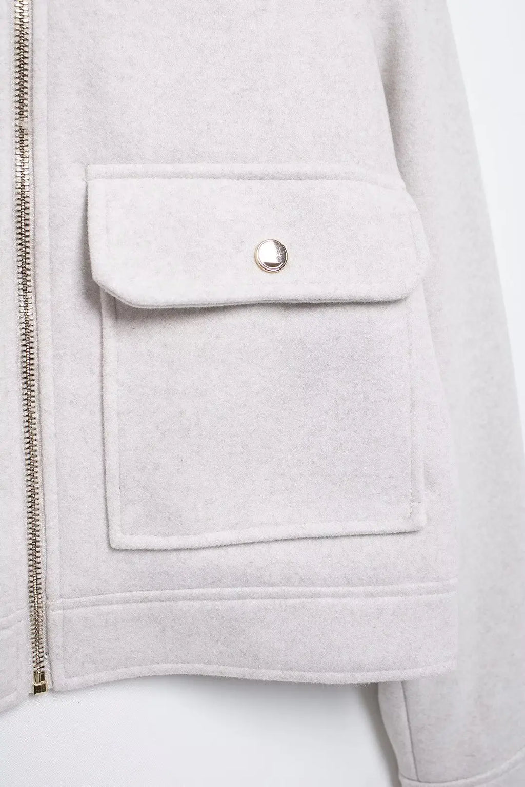 Jaqueta Estruturada com Bolsos