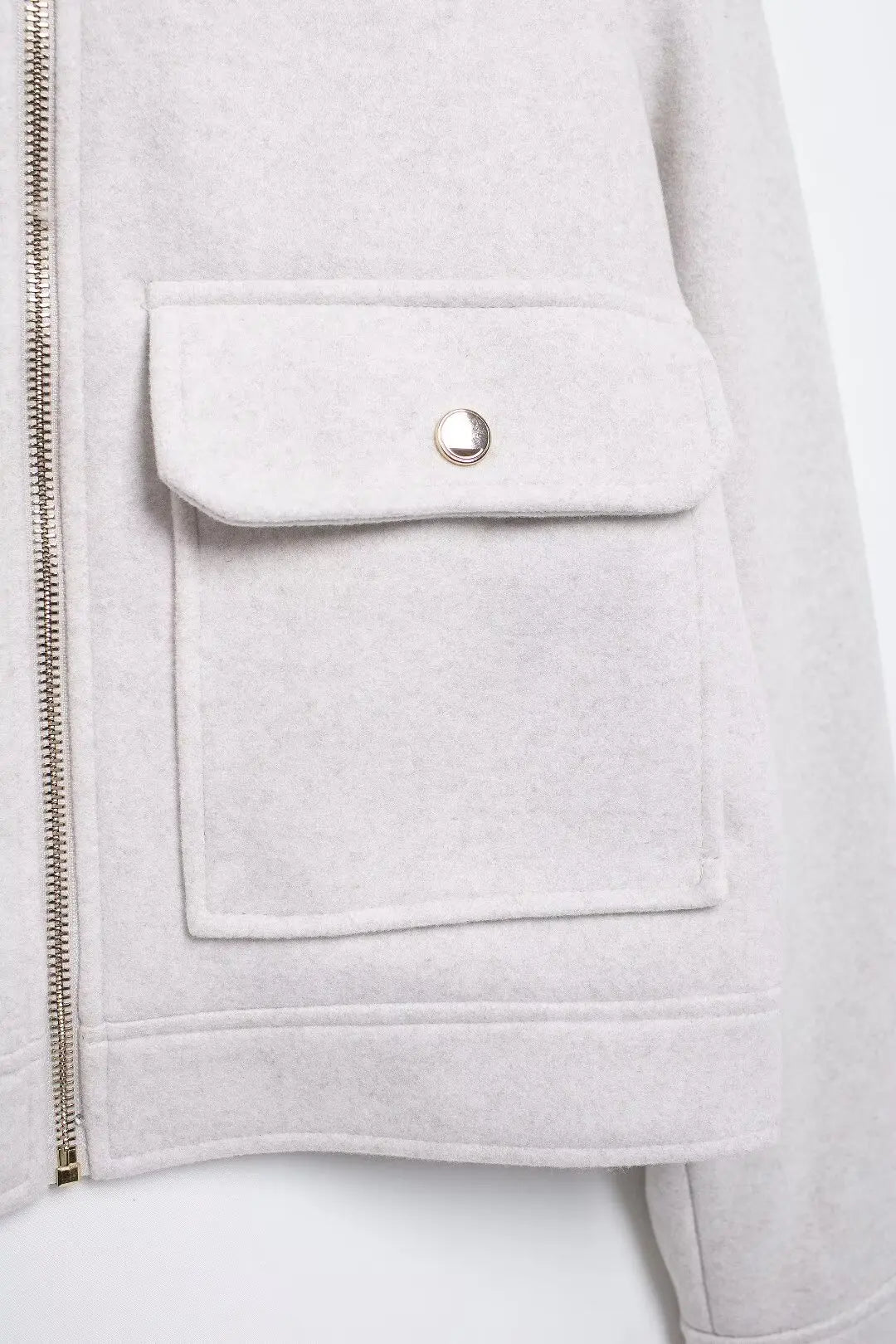 Jaqueta Estruturada com Bolsos