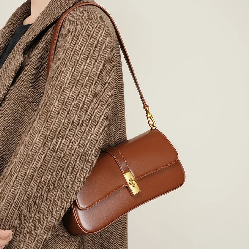 Bolsa Clássica de Ombro Fecho Dourado
