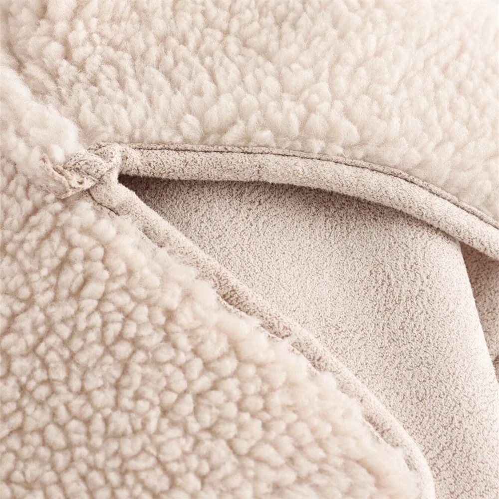 Casaco Forrado Oversized com Botões