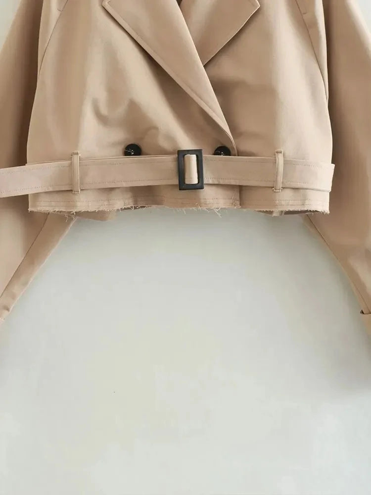 Blazer Cropped com Cinto de Fivela