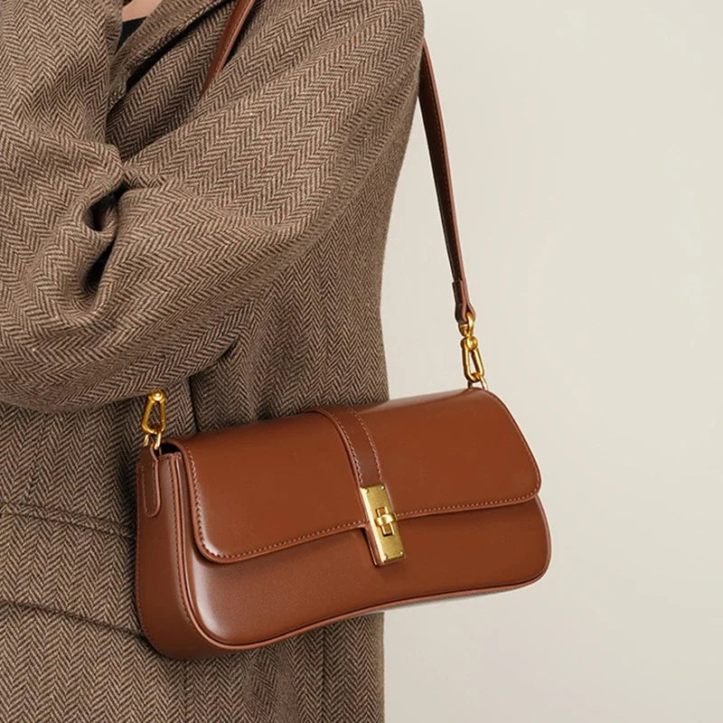 Bolsa Clássica de Ombro Fecho Dourado