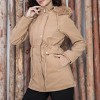 Parka Forrada com Capuz de Pêlo
