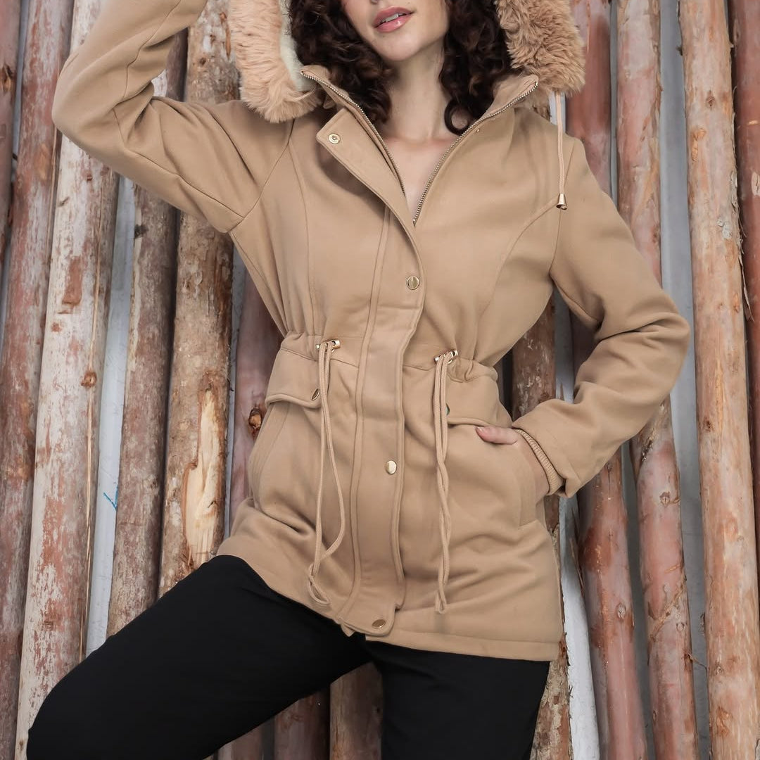 Parka Forrada com Capuz de Pêlo