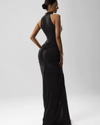 Vestido com gola alta e franzidos estruturados